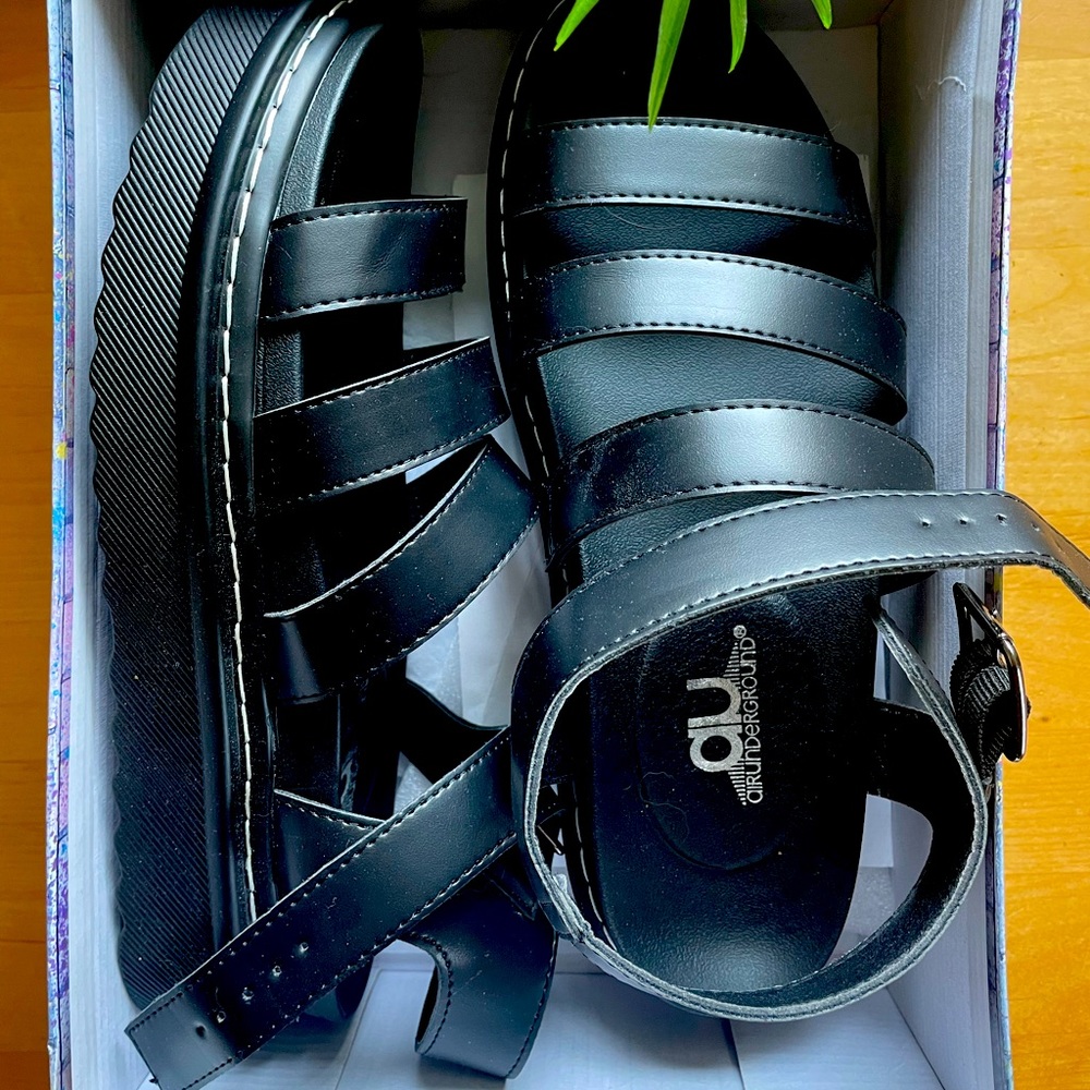 Air Underground Riley Black platform sandals - size 10